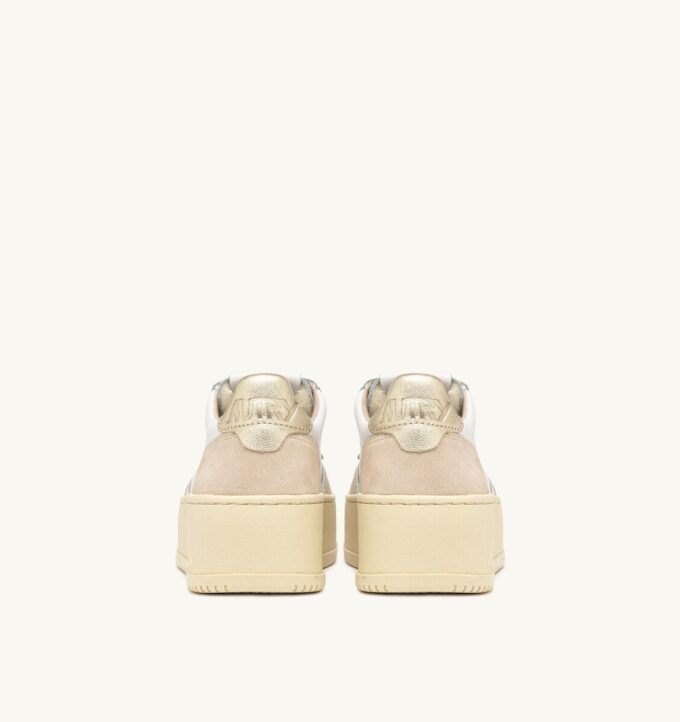 MEDALIST PLATFORM-SNEAKER AUS WEISSEM UND PLATIN-WILDLEDER UND LEDER MEDALIST PLATFORM-SNEAKER AUS WEISSEM UND PLATIN-WILDLEDER UND LEDER