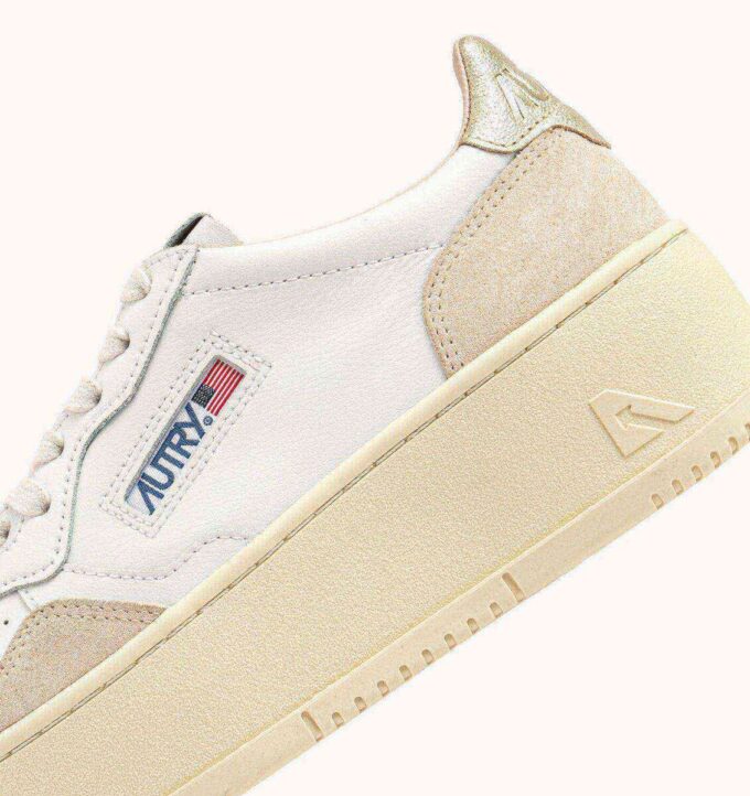 MEDALIST PLATFORM-SNEAKER AUS WEISSEM UND PLATIN-WILDLEDER UND LEDER MEDALIST PLATFORM-SNEAKER AUS WEISSEM UND PLATIN-WILDLEDER UND LEDER