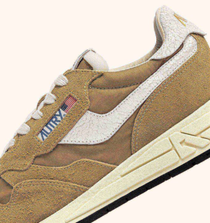 REELWIND LOW SNEAKER AUS NYLON UND WILDLEDER, SENF- UND WEISSFARBE
