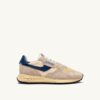 REELWIND LOW SNEAKER AUS NYLON-WILDLEDER UND LEDER IN DEN FARBEN ECRU UND ENSIGN BLUE