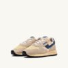 REELWIND LOW SNEAKER AUS NYLON-WILDLEDER UND LEDER IN DEN FARBEN ECRU UND ENSIGN BLUE
