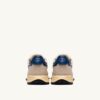 REELWIND LOW SNEAKER AUS NYLON-WILDLEDER UND LEDER IN DEN FARBEN ECRU UND ENSIGN BLUE