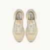 REELWIND LOW SNEAKER AUS NYLON-WILDLEDER UND LEDER IN DEN FARBEN ECRU UND PLATIN