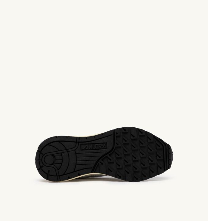 REELWIND LOW SNEAKER AUS WEISSEM NYLON UND SILBERFARBENEM METALISIERTEM LEDER