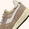REELWIND LOW SNEAKER IN PEPPER- UND WEISSEM WILDLEDER UND NYLON