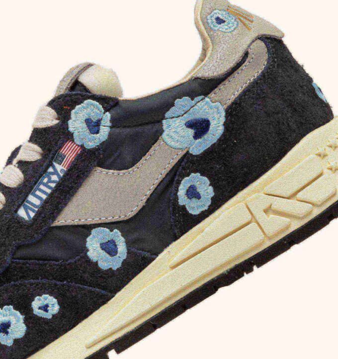 REELWIND LOW SNEAKER IN PHAN UND CELESTIAL BLUE STICKEREI