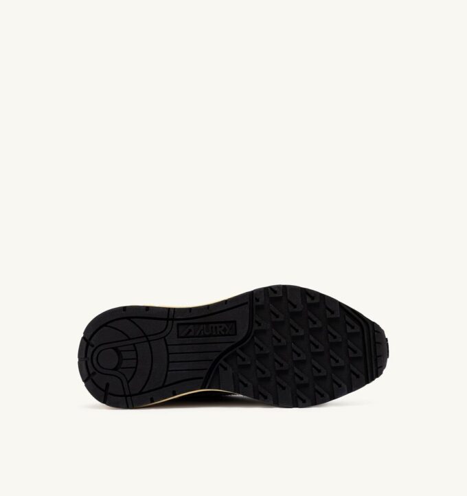 REELWIND LOW SNEAKER IN SAND SUEDE UND REFLECHTEM NYLON