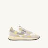 REELWIND LOW SNEAKER IN WEISS UND BUTTERCUP-STICKEREI