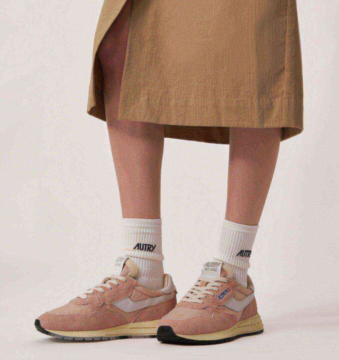 REELWIND LOW SNEAKER IN WEISS UND PUDERROSA AUS NYLON UND WILDLEDER