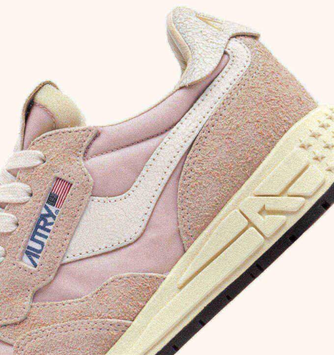 REELWIND LOW SNEAKER IN WEISS UND PUDERROSA AUS NYLON UND WILDLEDER