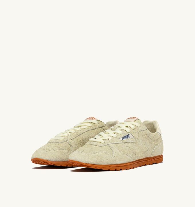 Sneaker Windspin aus butterweißem Wildleder Sneaker Windspin aus butterweißem Wildleder