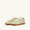 Sneaker Windspin aus butterweißem Wildleder