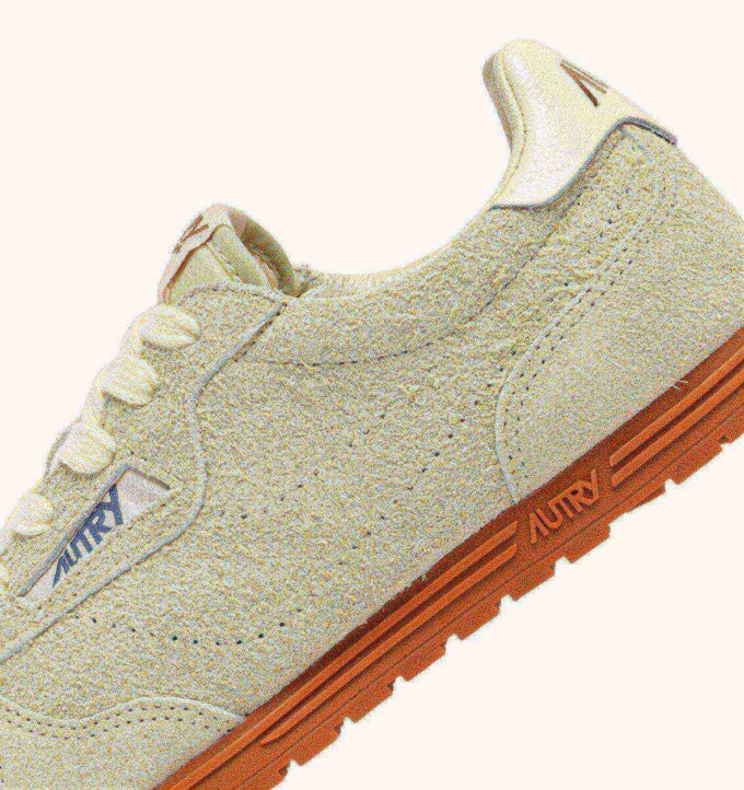 Sneaker Windspin aus butterweißem Wildleder Sneaker Windspin aus butterweißem Wildleder