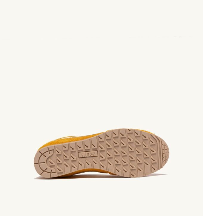 Sneaker Windspin aus Wildleder und Leder, Farbe Mineralgelb und Rübenblatt Sneaker Windspin aus Wildleder und Leder, Farbe Mineralgelb und Rübenblatt