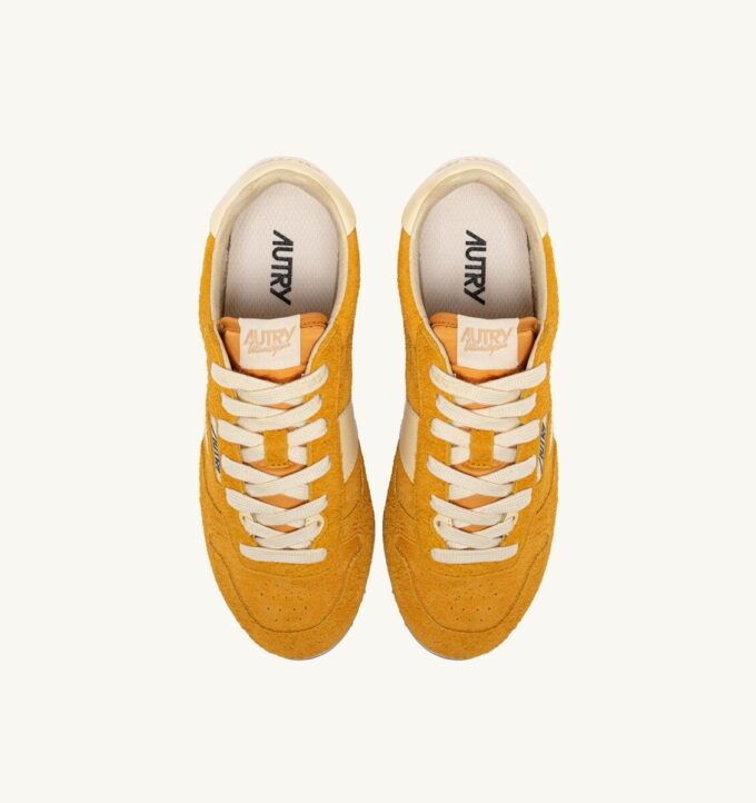 Sneaker Windspin aus Wildleder und Leder, Farbe Mineralgelb und Rübenblatt Sneaker Windspin aus Wildleder und Leder, Farbe Mineralgelb und Rübenblatt