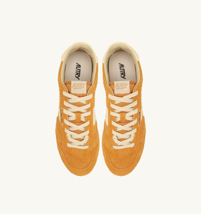 SNEAKER WINDSPIN AUS WILDLEDER UND LEDER IN DEN FARBEN CADMIUM UND RUTABAGA SNEAKER WINDSPIN AUS WILDLEDER UND LEDER IN DEN FARBEN CADMIUM UND RUTABAGA