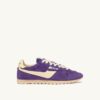 Sneaker Windspin aus Wildleder und Leder in den Farben Ultraviolett und Rübenrinde Sneaker Windspin aus Wildleder und Leder in den Farben Ultraviolett und Rübenrinde
