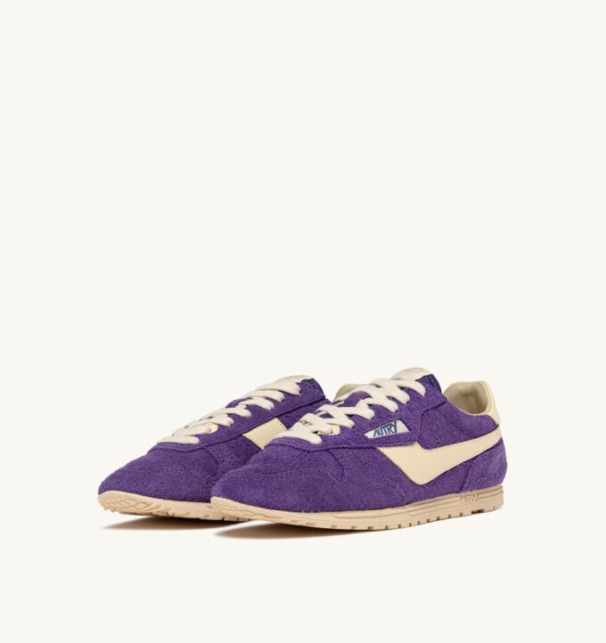 Sneaker Windspin aus Wildleder und Leder in den Farben Ultraviolett und Rübenrinde Sneaker Windspin aus Wildleder und Leder in den Farben Ultraviolett und Rübenrinde