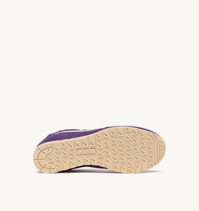 Sneaker Windspin aus Wildleder und Leder in den Farben Ultraviolett und Rübenrinde Sneaker Windspin aus Wildleder und Leder in den Farben Ultraviolett und Rübenrinde