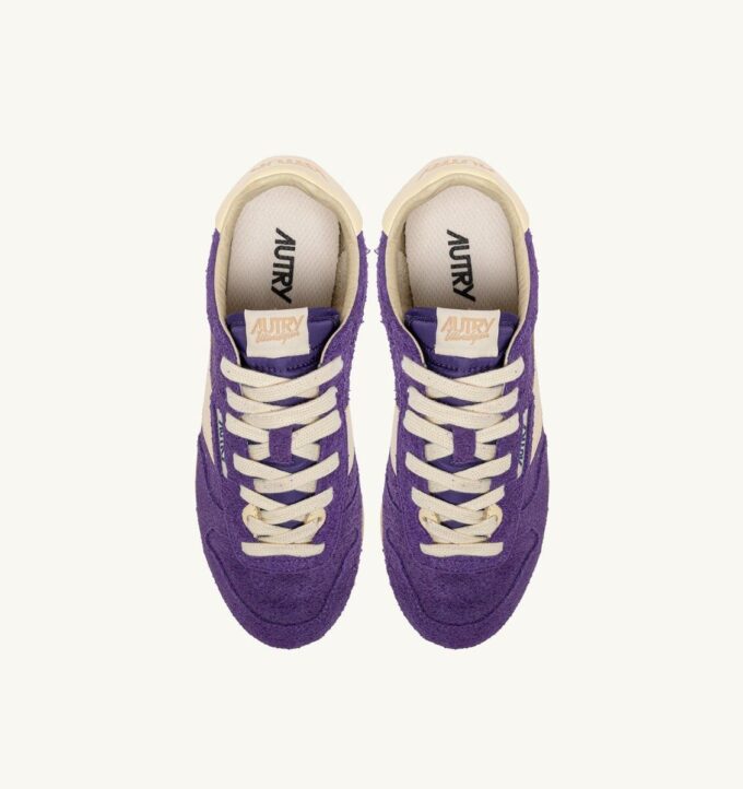 Sneaker Windspin aus Wildleder und Leder in den Farben Ultraviolett und Rübenrinde Sneaker Windspin aus Wildleder und Leder in den Farben Ultraviolett und Rübenrinde