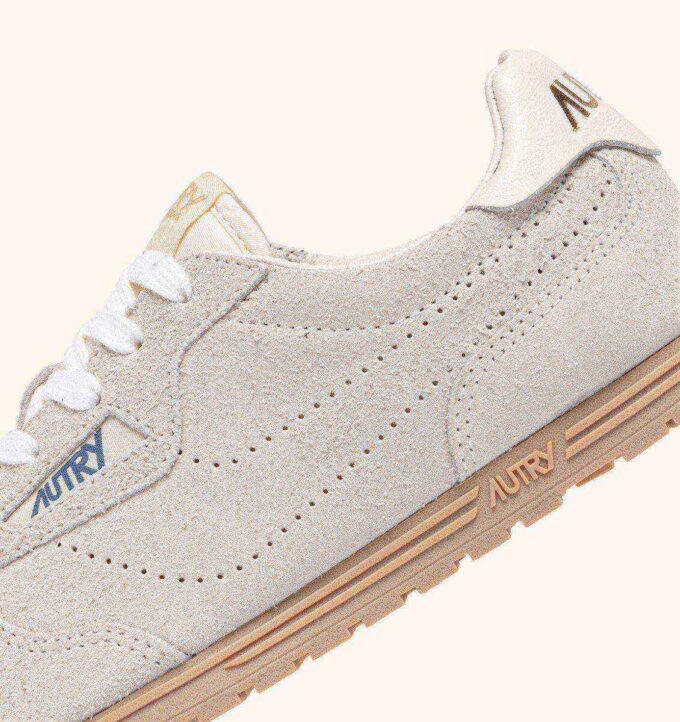 Sneaker Windspin in cremeweißem Wildleder