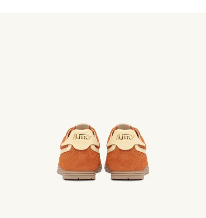 SNEAKER WINDSPIN AUS WILDLEDER UND LEDER IN DEN FARBEN FANTA UND RUTABAGA SNEAKER WINDSPIN AUS WILDLEDER UND LEDER IN DEN FARBEN FANTA UND RUTABAGA