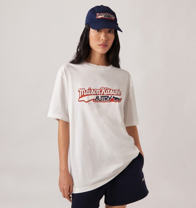 UNISEX AUTRY LOGO ‚MAISON KITSUNÉ‘ T-SHIRT UNISEX AUTRY LOGO ‚MAISON KITSUNÉ‘ T-SHIRT