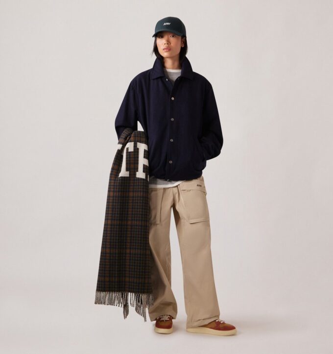 Unisex-Karodecke mit Maxi-Logo