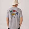 UNISEX-T-SHIRT MIT FLAGGEN-RÜCKENDRUCK UNISEX-T-SHIRT MIT FLAGGEN-RÜCKENDRUCK