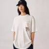 UNISEX-T-SHIRT MIT FLAGGEN-TASCHE UNISEX-T-SHIRT MIT FLAGGEN-TASCHE