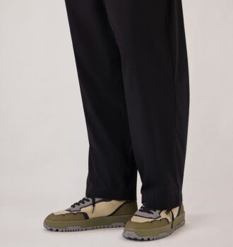 WILDPACE LOW SNEAKER AUS RIPSTOP-NYLON UND LEDER IN DEN FARBEN CASTLE WALL UND TITANIUM