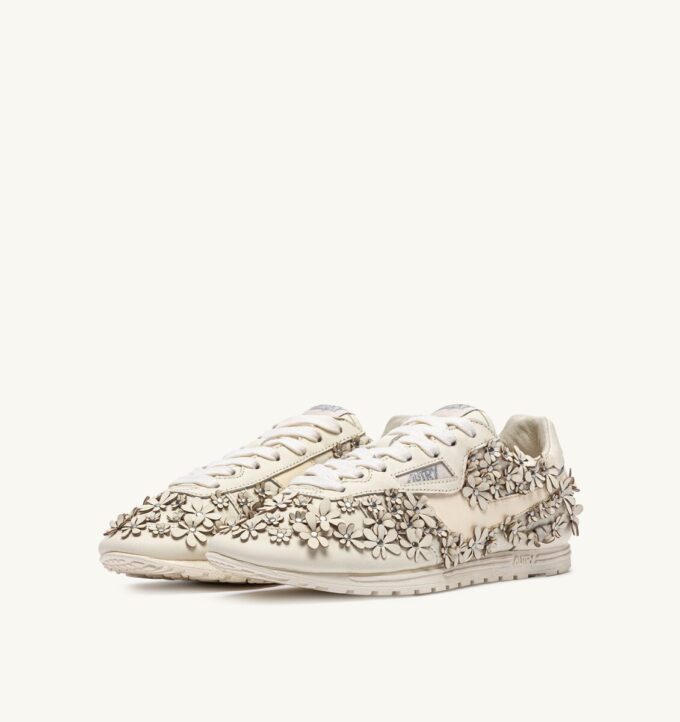 WINDSPIN FLOWERS SNEAKER AUS MARSHMALLOW LEDER WINDSPIN FLOWERS SNEAKER AUS MARSHMALLOW LEDER
