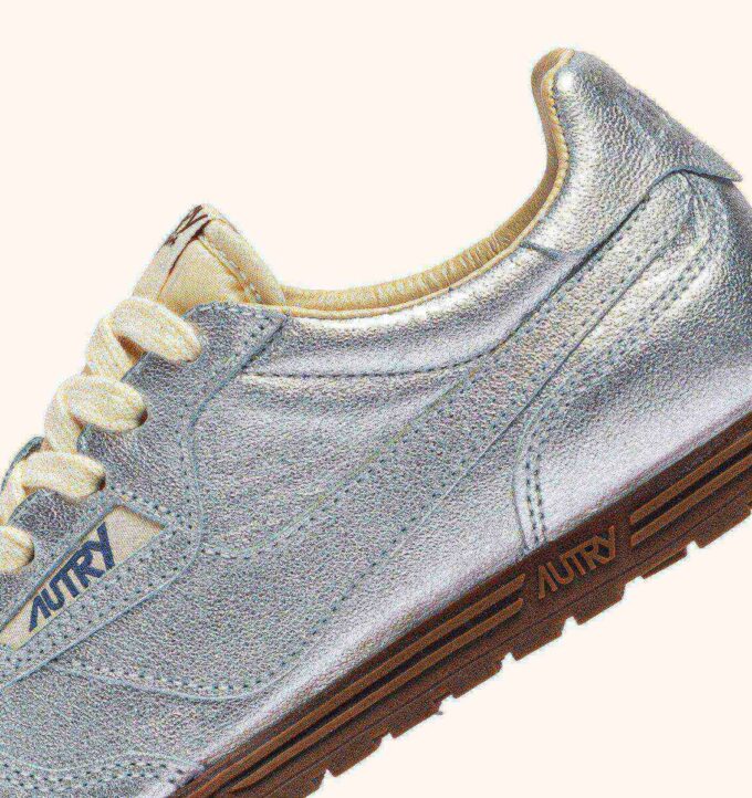 WINDSPIN SNEAKER AUS SILBERFARBENEM LAMINIERTEM LEDER WINDSPIN SNEAKER AUS SILBERFARBENEM LAMINIERTEM LEDER