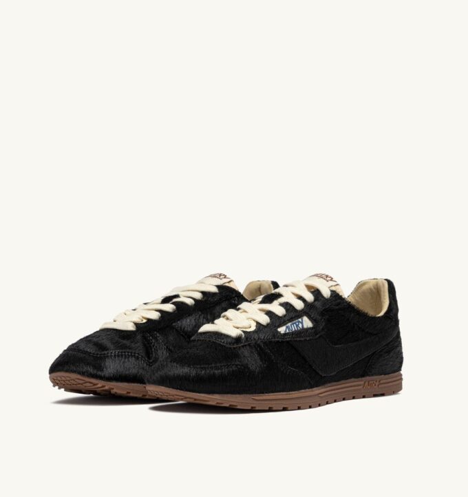 WINDSPIN SNEAKER IN SCHWARZ MIT PONYHAAR-EFFEKT WINDSPIN SNEAKER IN SCHWARZ MIT PONYHAAR-EFFEKT