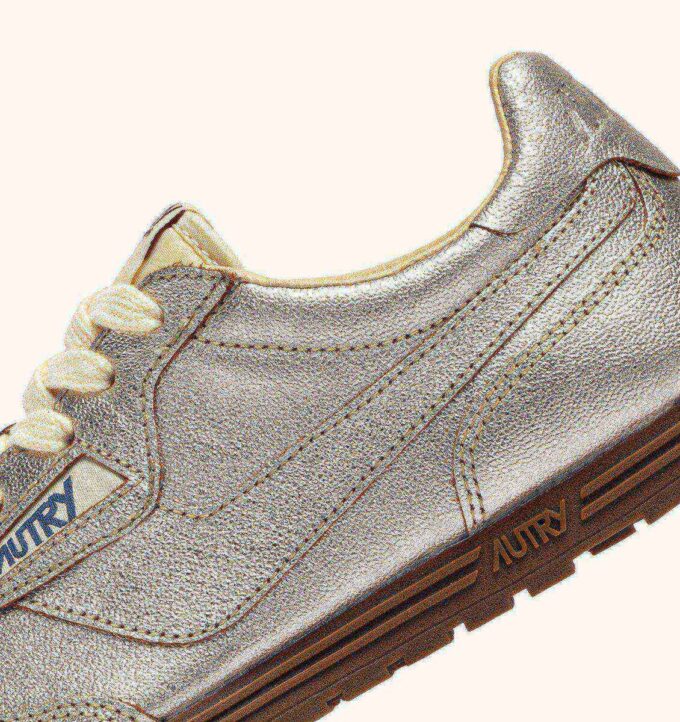 WINDSPIN-SNEAKERS AUS PLATIN-LAMINIERTEM LEDER