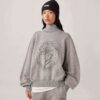 WINTER CAMP GRAFIK-SWEATSHIRT FÜR DAMEN WINTER CAMP GRAFIK-SWEATSHIRT FÜR DAMEN